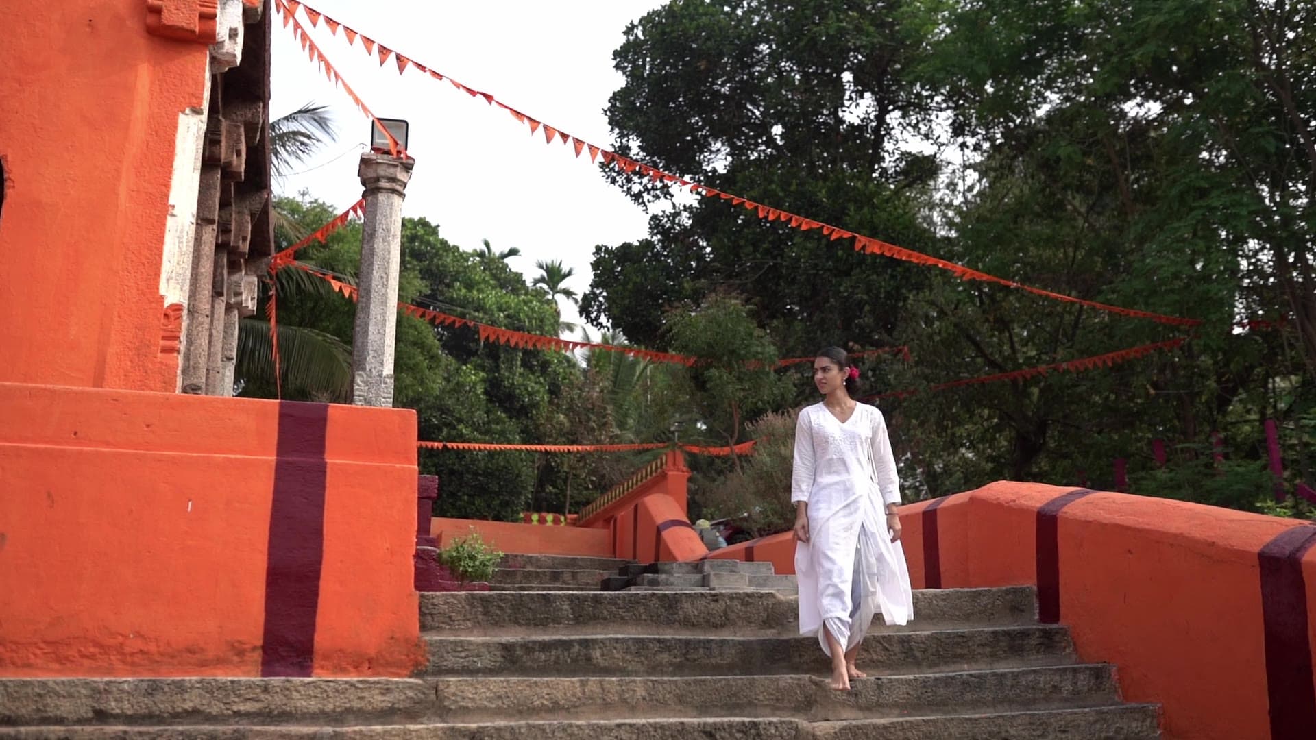 Sarveda artisans and sound healing practice